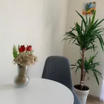 Apartment Vilagos, Kellemes Lakas, Jo Koezlekedessel *