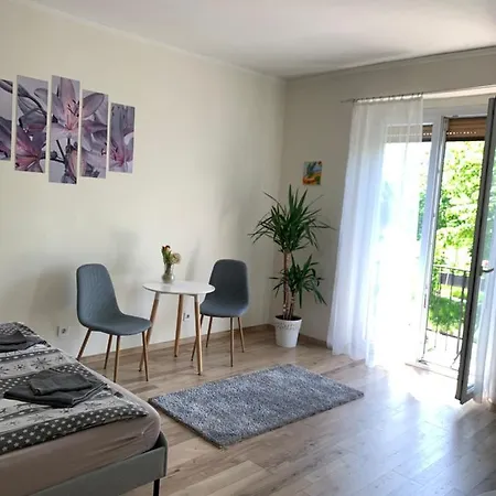 Világos, Kellemes Lakás, Jó Közlekedéssel * Budapest