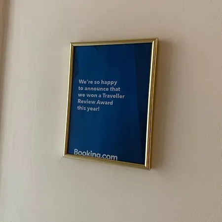 Vilagos, Kellemes Lakas, Jo Koezlekedessel Apartament