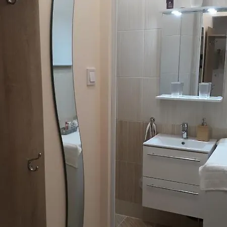 아파트 Vilagos, Kellemes Lakas, Jo Koezlekedessel 부다페스트