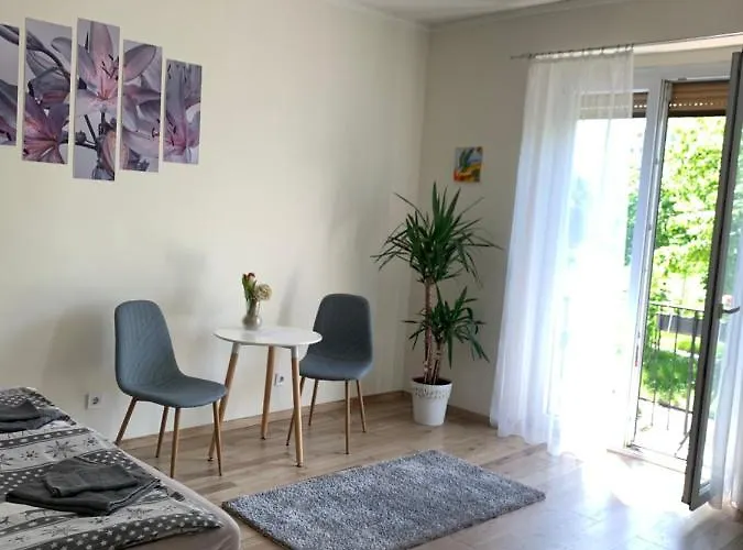 Vilagos, Kellemes Lakas, Jo Koezlekedessel * Budapest