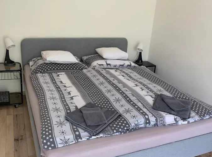 Apartment Vilagos, Kellemes Lakas, Jo Koezlekedessel Budapest